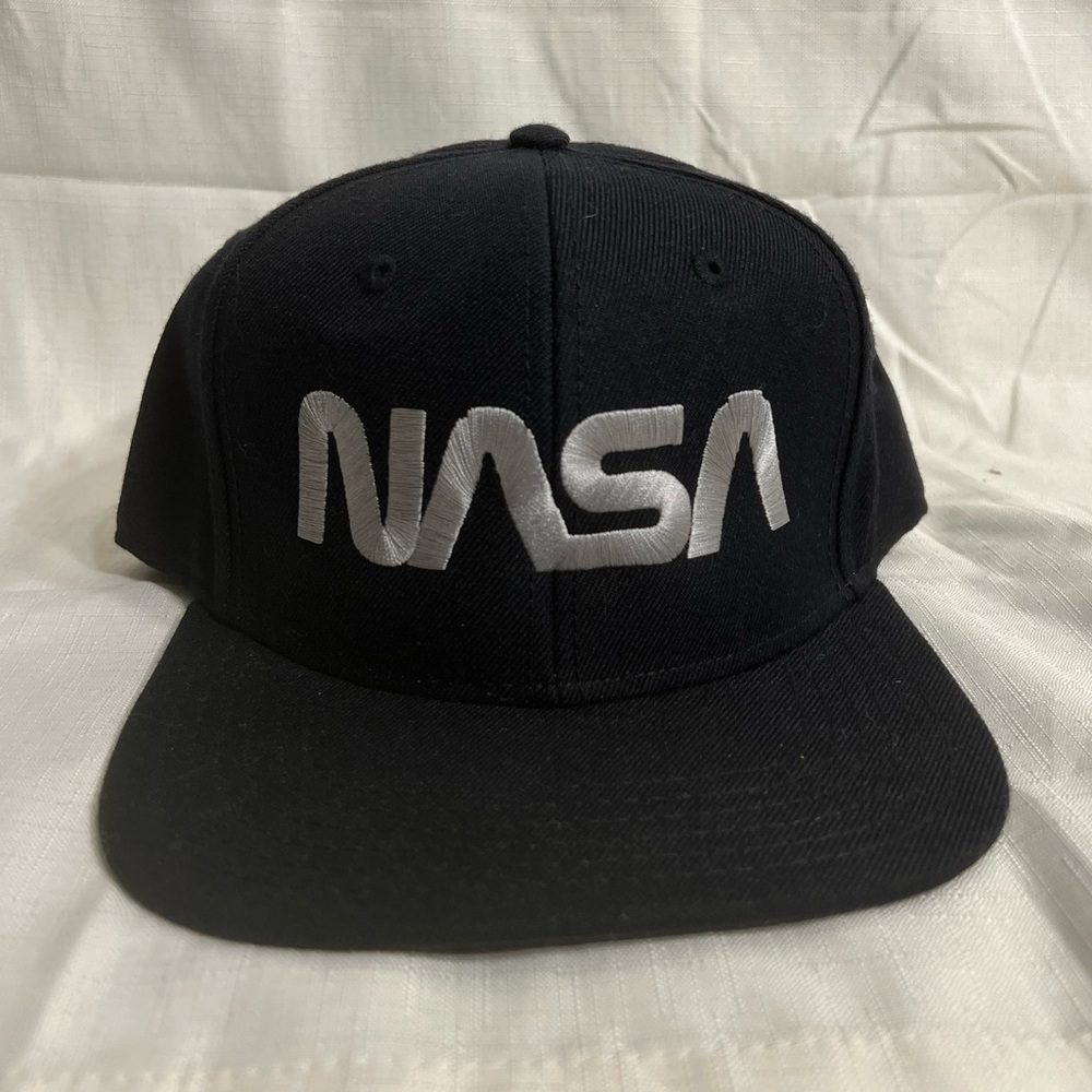 NASA black SnapBack baseball hat by Fahrenheit